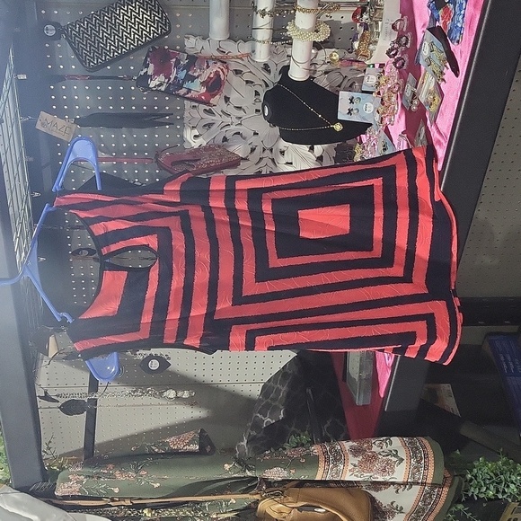 COPY - **Pink and Navy Blue Top Size Large with Fun Abstract Square Design** - Picture 2 of 6